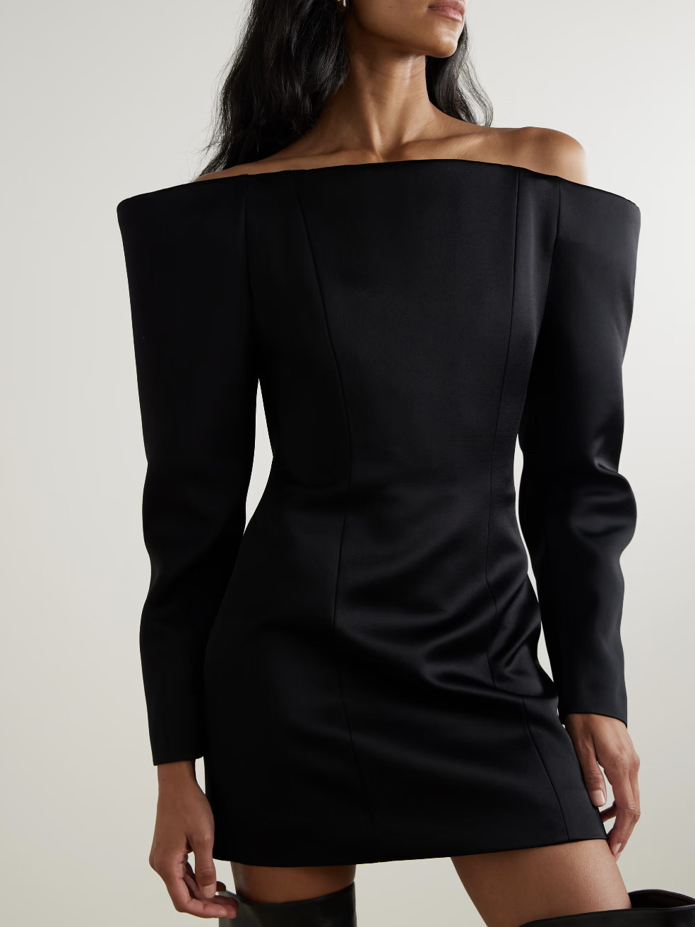 Черное маленькое платье